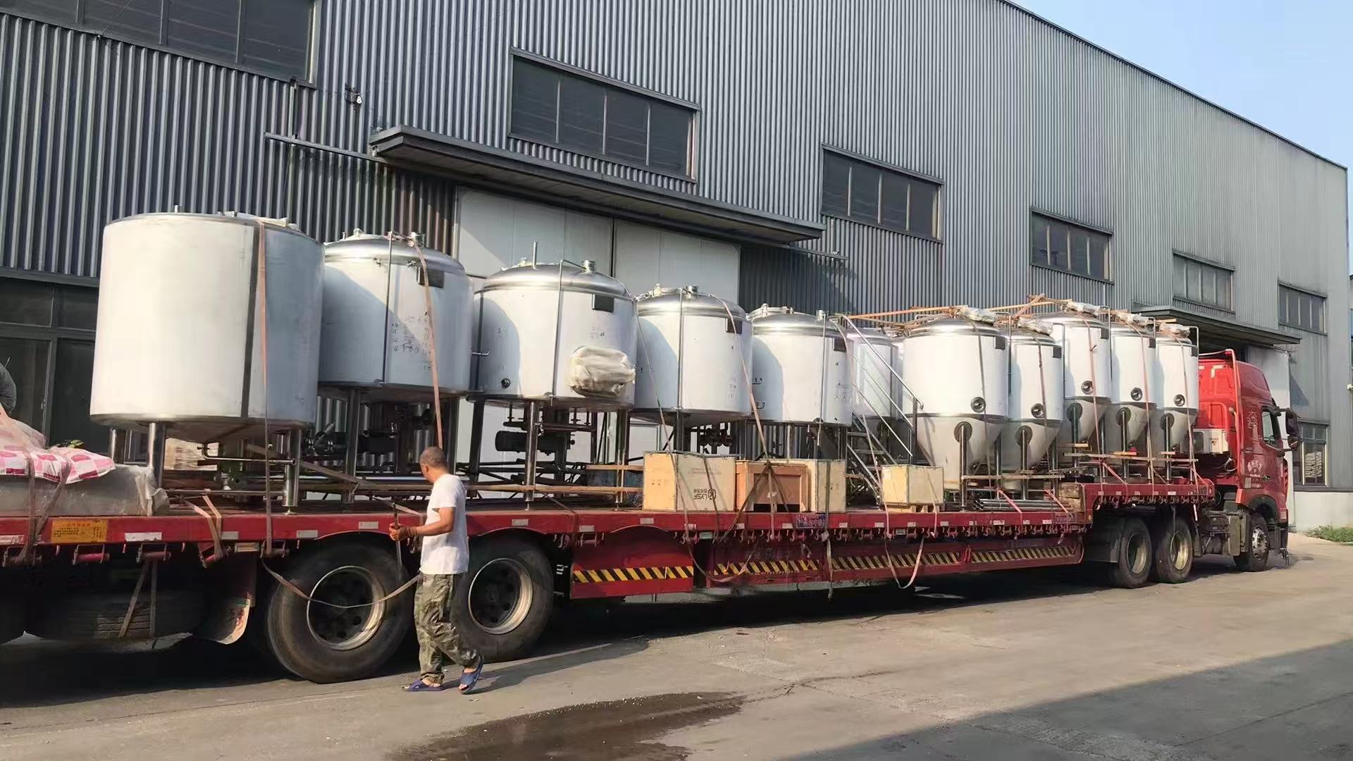 依安精酿啤酒设备厂—精酿啤酒设备制造：传承工艺与创新科技的交融